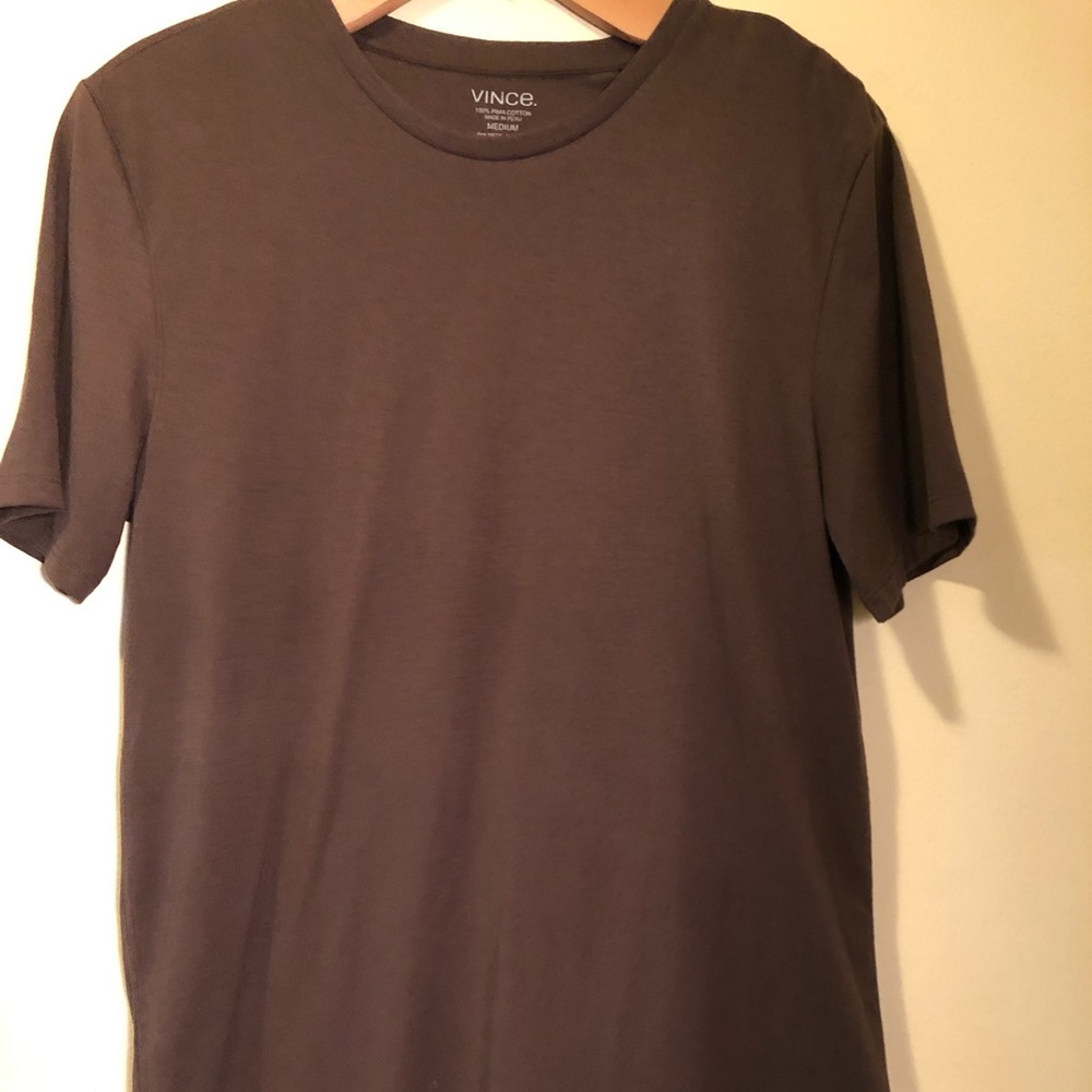 NWOT Vince men’s medium crew neck shirt